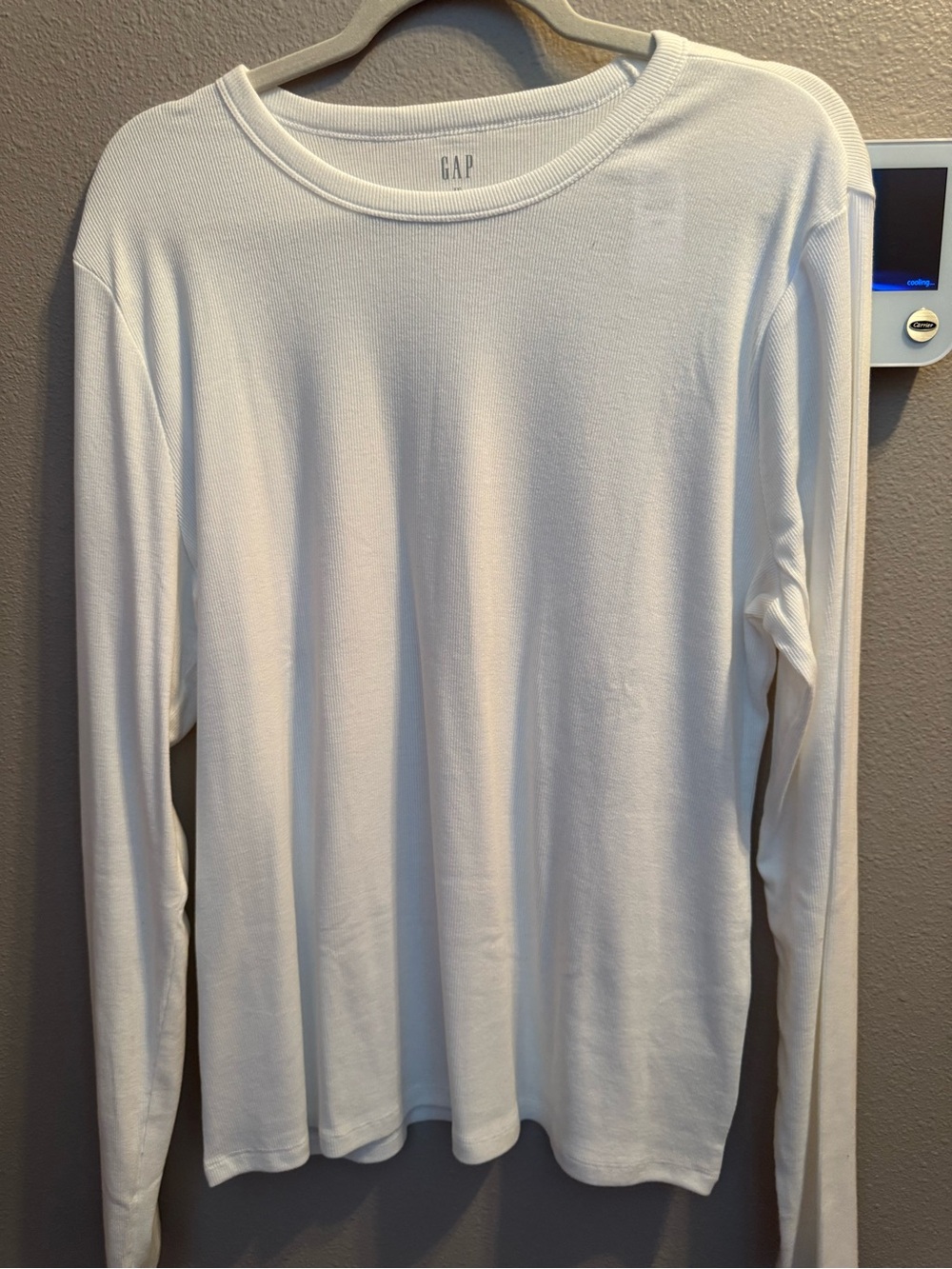 GAP Women’s Ribbed White Long-Sleeve Crewneck Shirt
